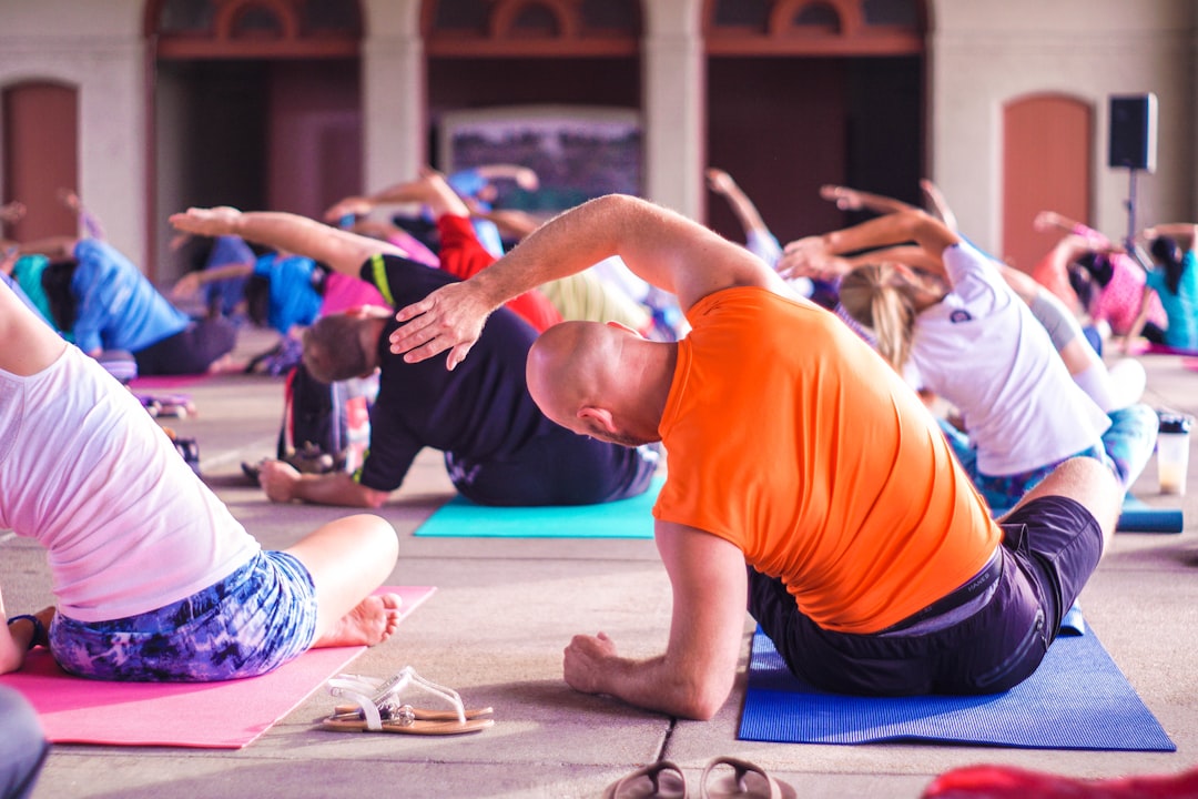 Yoga oefeningen die je lichaam en hoofd tot rust brengen